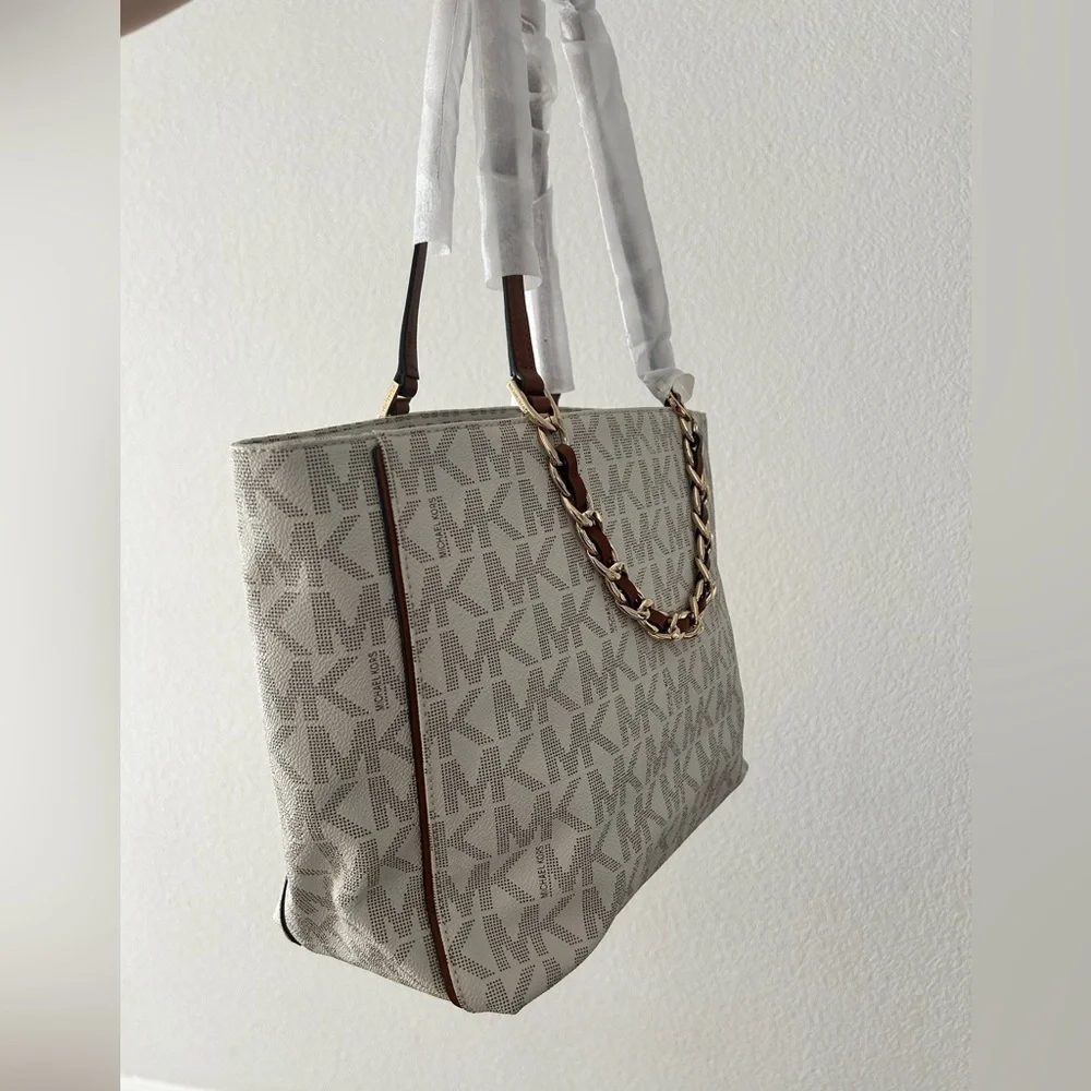 Michael Kors Harper Large Vanilla EW Tote Bag - Brand New - Picture 6 of 15